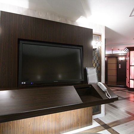 Hotel Rose (Adults Only) Gifu Exteriör bild